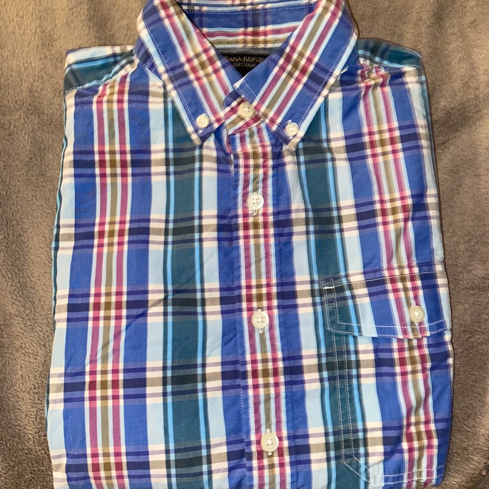 Banana Republic Men’s Short Sleeve Soft Wash